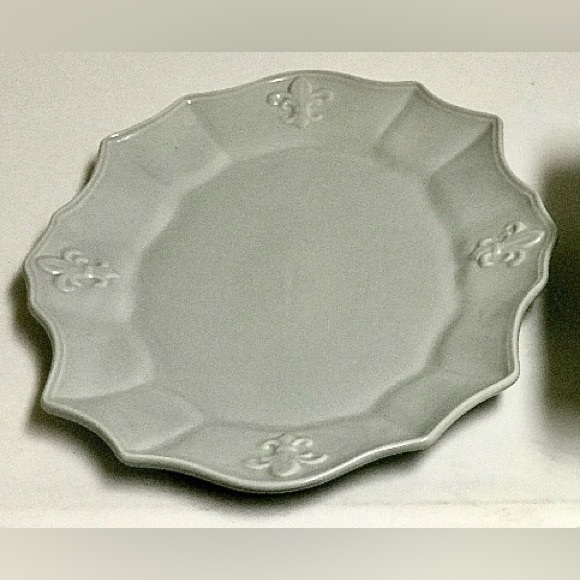 Vtg Discontinued Portmeirion Fluer de Lys Grey 15" Scalloped Serving Platter - Picture 5 of 5